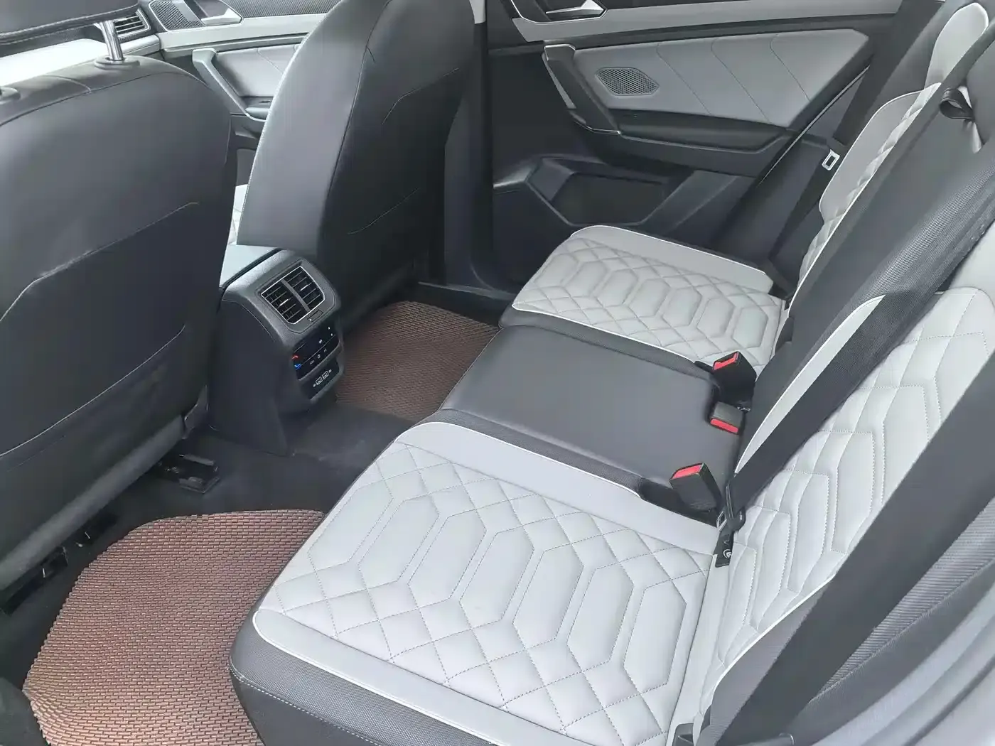 Tayron 2023 330TSI 2WD Luxury Plus Advanced Edition — миниатюра 5
