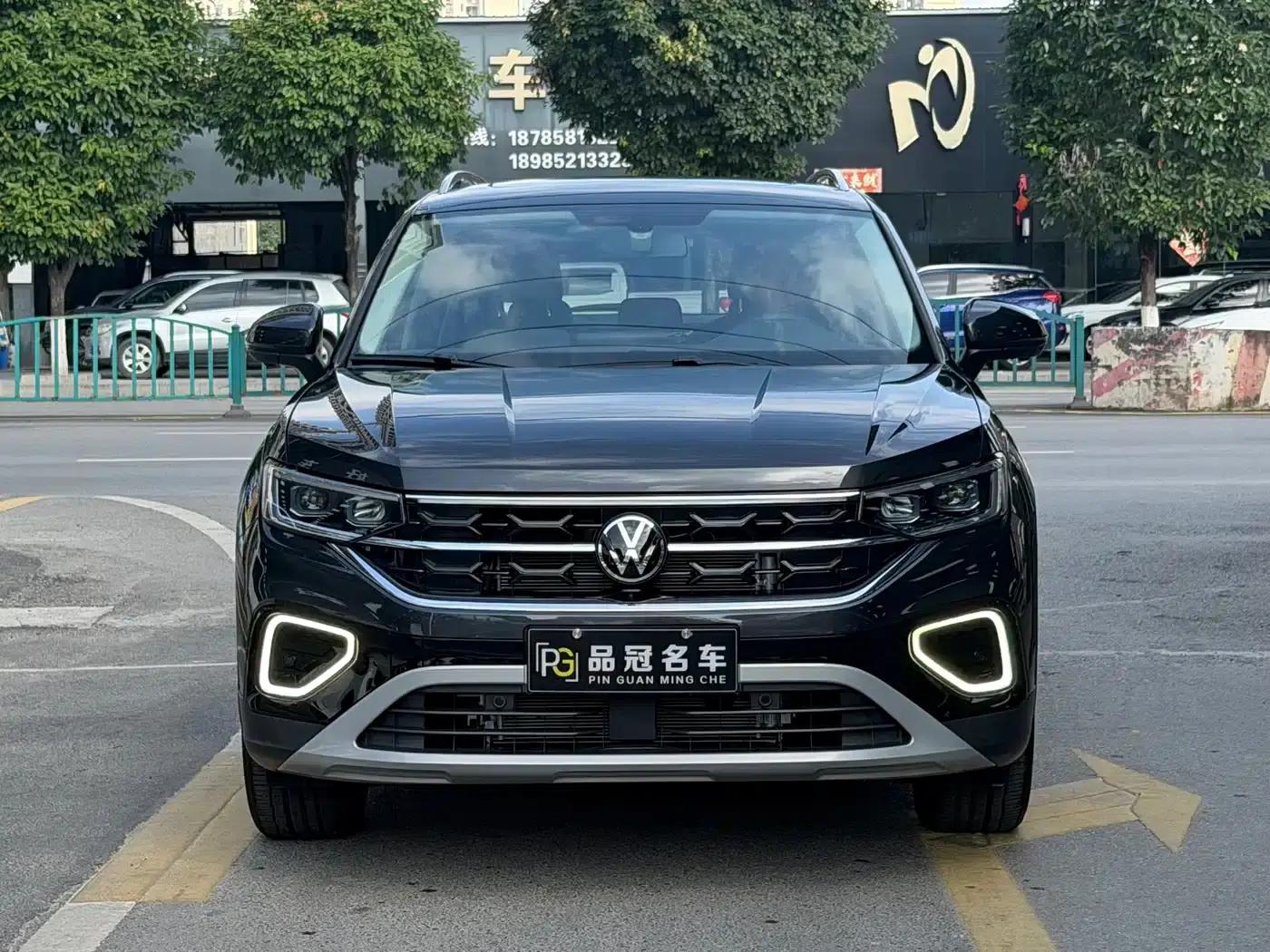 Tayron 2026 Model 30 Million Unit Selection Edition 300TSI — миниатюра 2