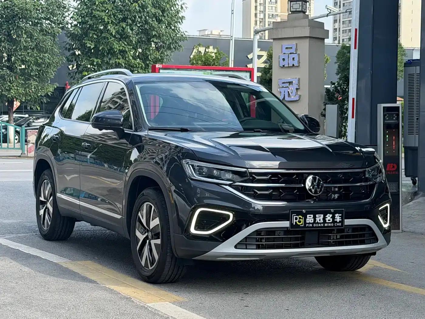 Tayron 2026 Model 30 Million Unit Selection Edition 300TSI — миниатюра 3