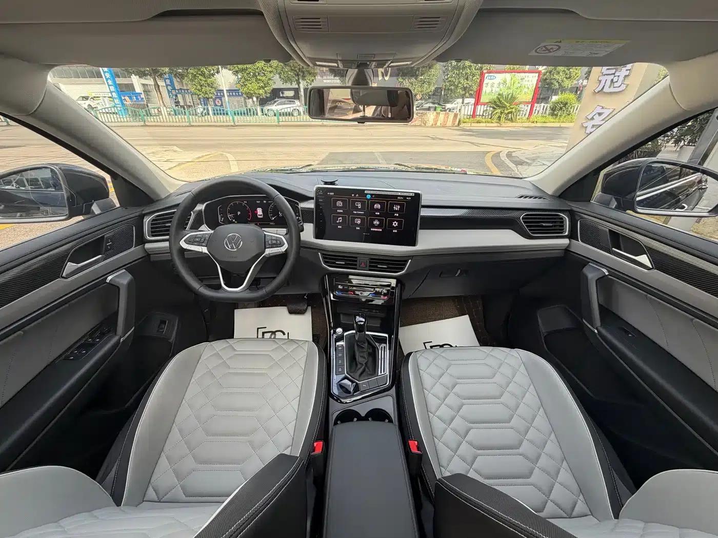 Tayron 2026 Model 30 Million Unit Selection Edition 300TSI — миниатюра 5