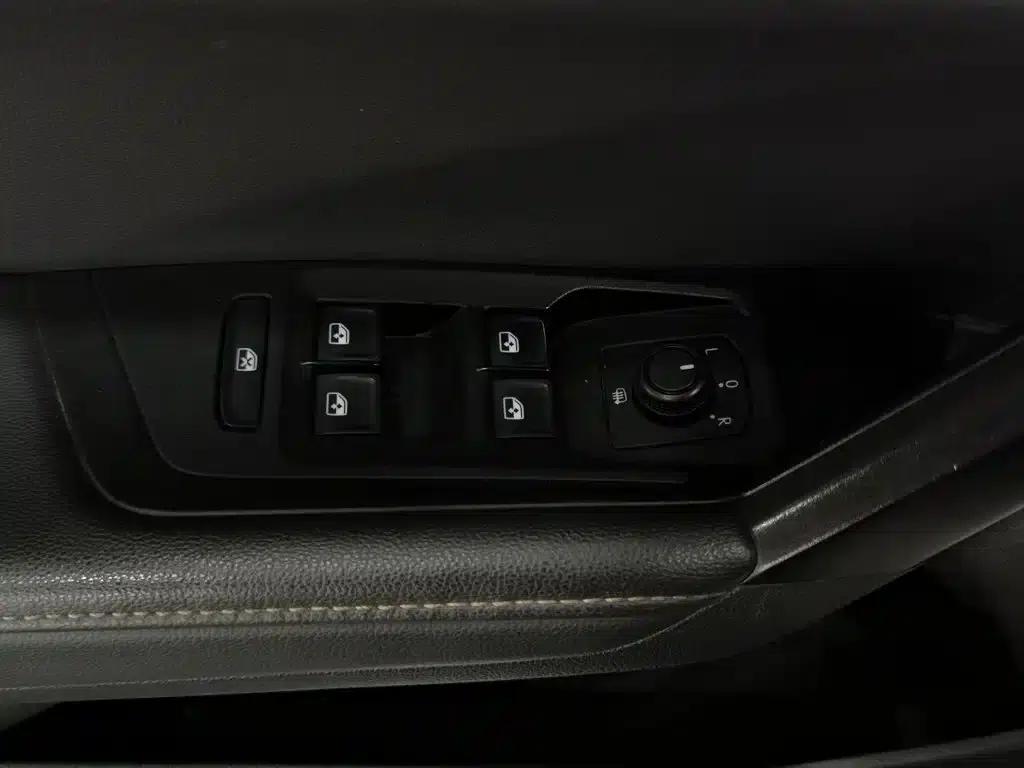 2018 Volkswagen Lavida 1.5L Manual Comfort Edition (National V Emission Standard) — миниатюра 9