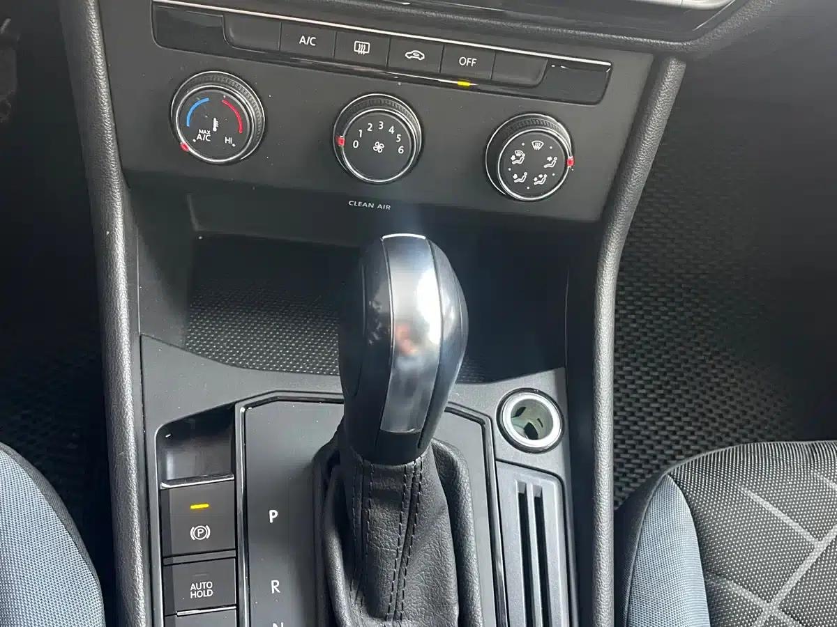 2023 Volkswagen Lavida 1.5L Automatic Comfort Edition — миниатюра 13