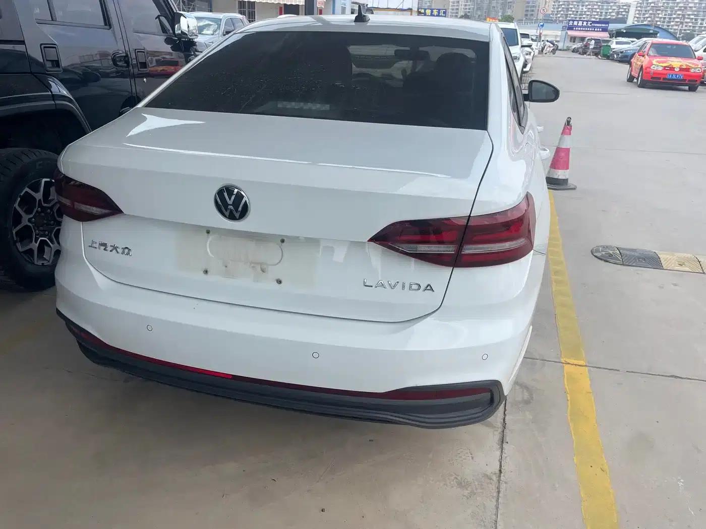 2023 Volkswagen Lavida 1.5L Automatic Comfort Edition — миниатюра 6