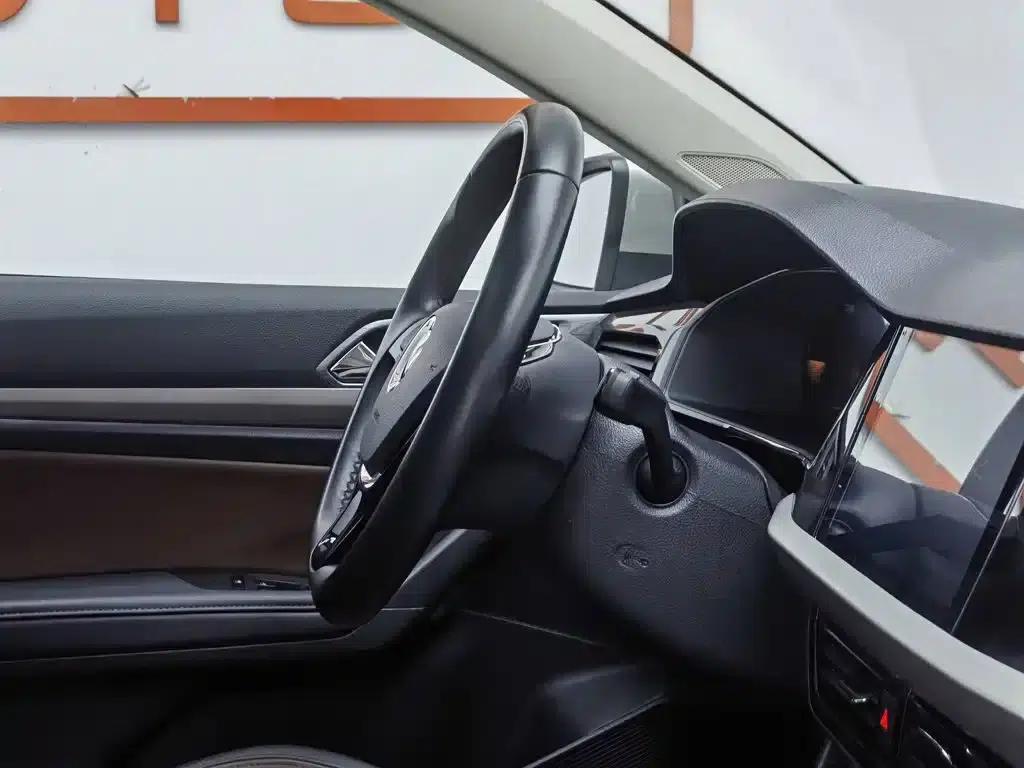2022 Volkswagen Lavida 280TSI DSG Luxury Edition — миниатюра 22