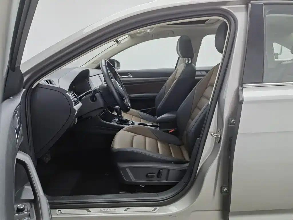 2022 Volkswagen Lavida 280TSI DSG Luxury Edition — миниатюра 10