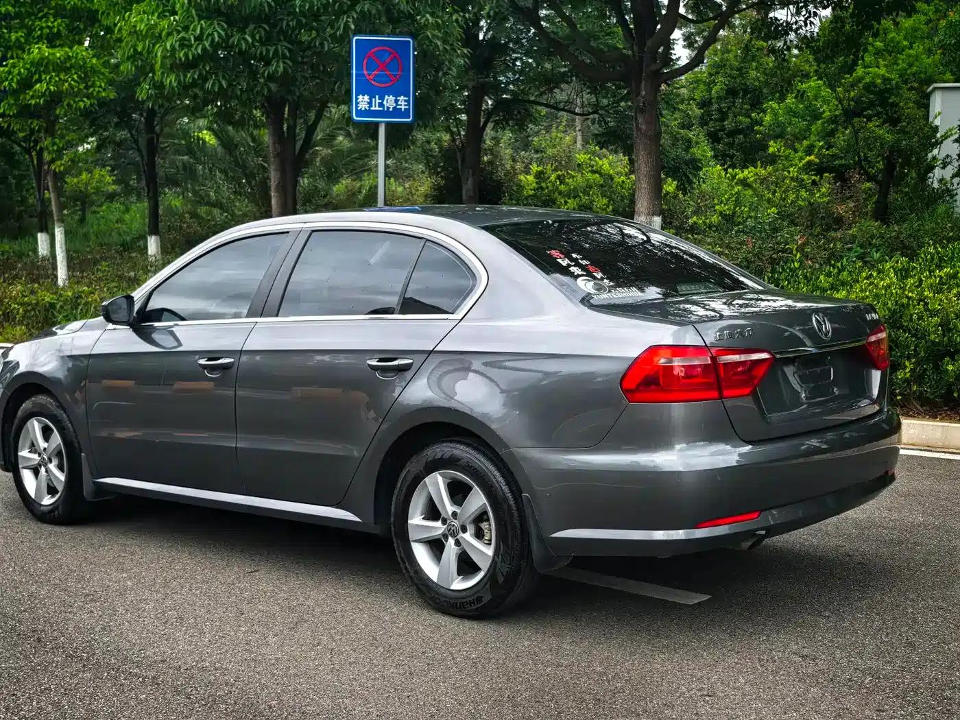 2013 Volkswagen Lavida Classic Facelift 1.6L Manual Fashion Edition — миниатюра 6