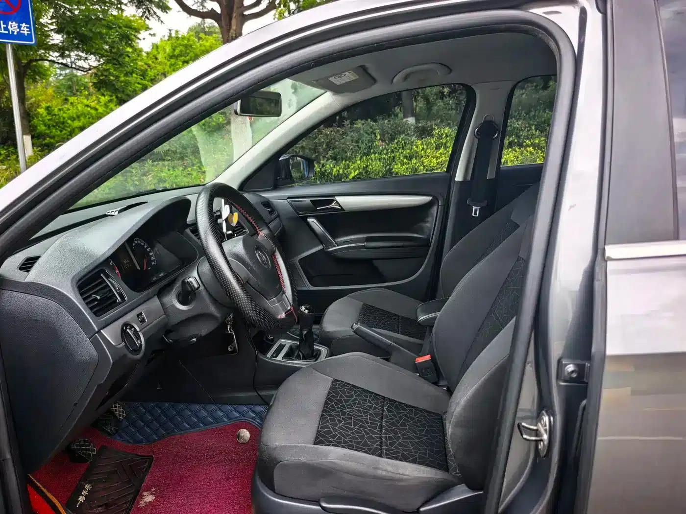 2013 Volkswagen Lavida Classic Facelift 1.6L Manual Fashion Edition — миниатюра 7