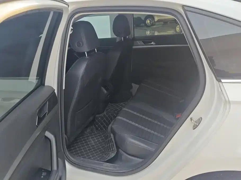 2022 Volkswagen Lavida 280TSI DSG Comfort Edition — миниатюра 11