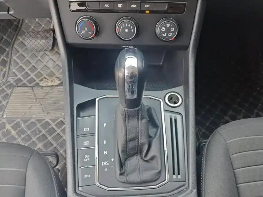 2022 Volkswagen Lavida 280TSI DSG Comfort Edition — миниатюра 16