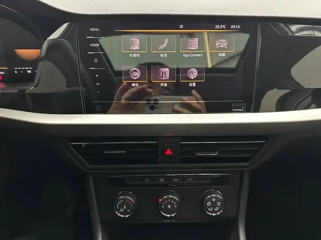 2022 Volkswagen Lavida 280TSI DSG Comfort Edition — миниатюра 14