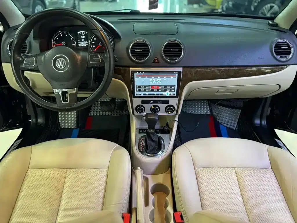 2011 Volkswagen Lavida 1.6L Automatic Premium Edition — миниатюра 5