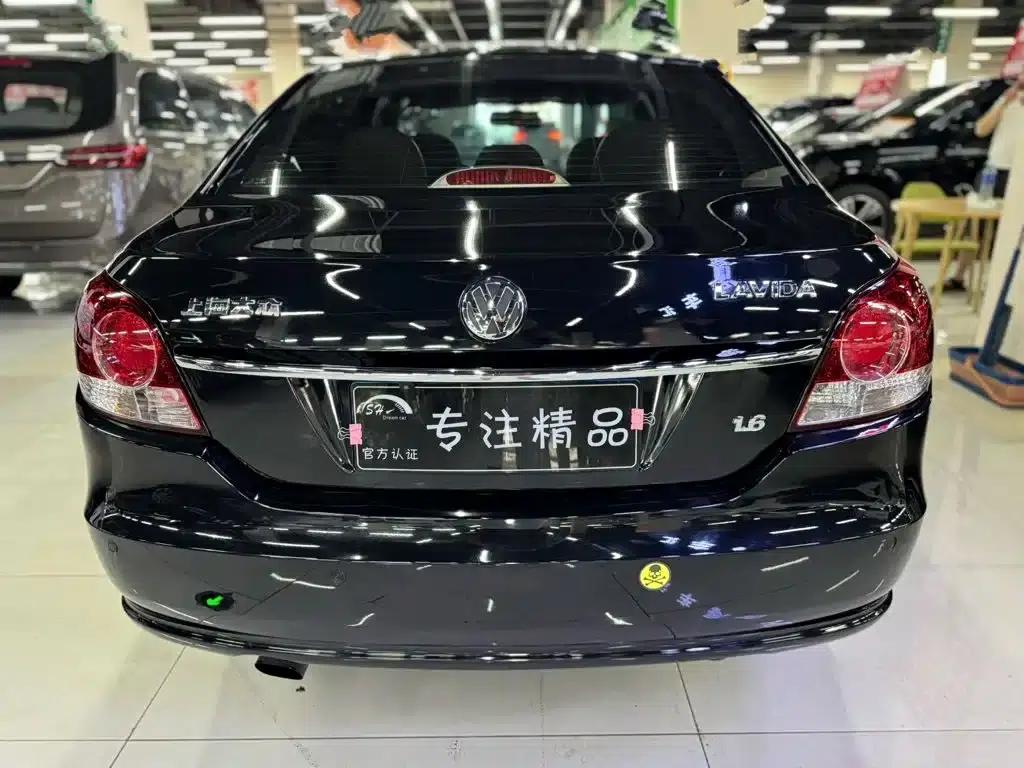 2011 Volkswagen Lavida 1.6L Automatic Premium Edition — миниатюра 8
