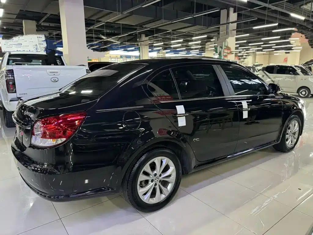 2011 Volkswagen Lavida 1.6L Automatic Premium Edition — миниатюра 9