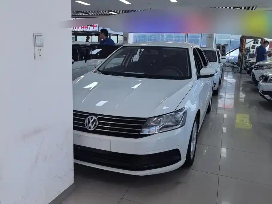2017 Volkswagen Lavida 1.6L Automatic Fashion Edition — миниатюра 2
