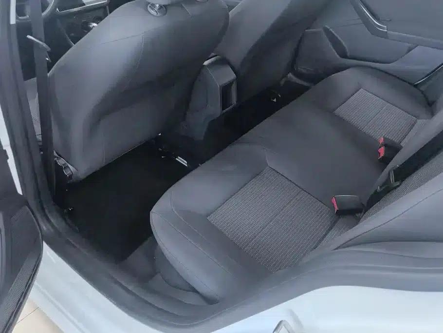 2017 Volkswagen Lavida 1.6L Automatic Fashion Edition — миниатюра 11
