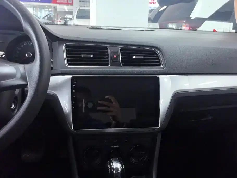 2017 Volkswagen Lavida 1.6L Automatic Fashion Edition — миниатюра 13