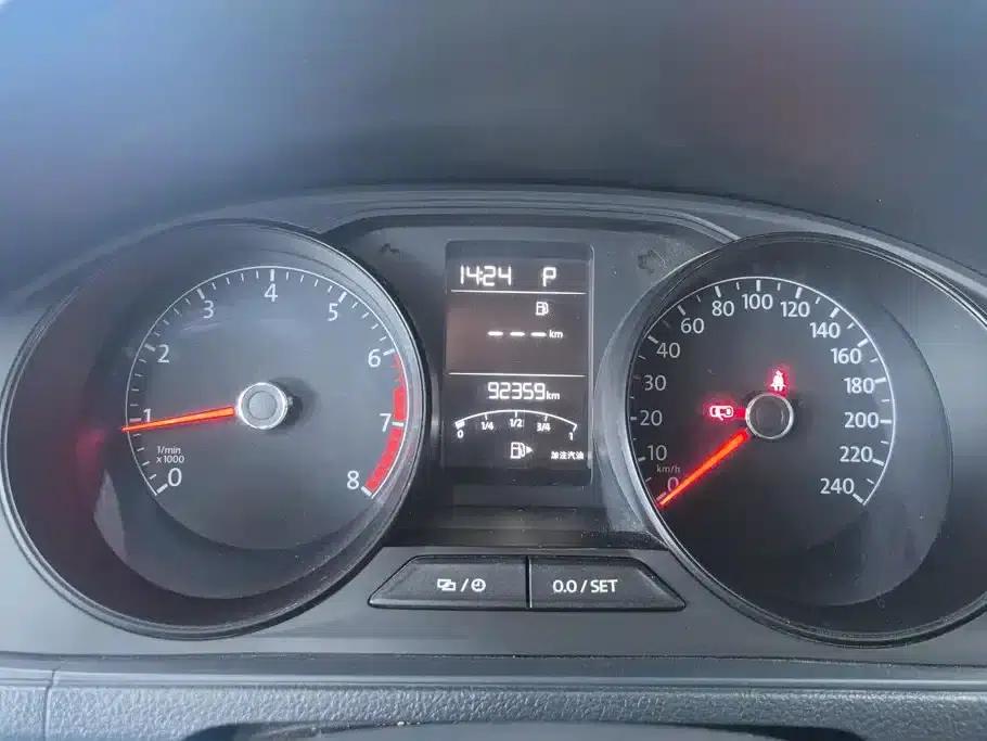 2017 Volkswagen Lavida 1.6L Automatic Fashion Edition — миниатюра 14