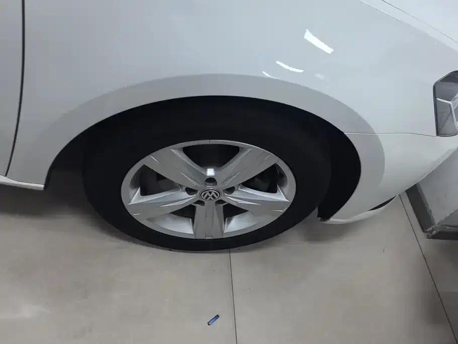 2017 Volkswagen Lavida 1.6L Automatic Fashion Edition — миниатюра 6