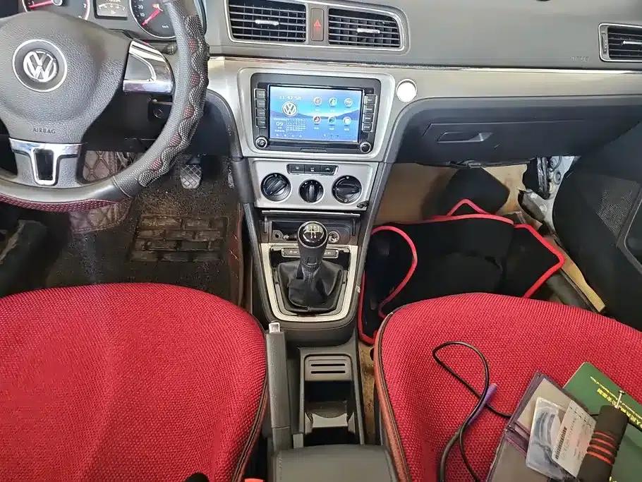 2013 Volkswagen Lavida Classic Facelift 1.6L Manual Comfort Edition — миниатюра 15