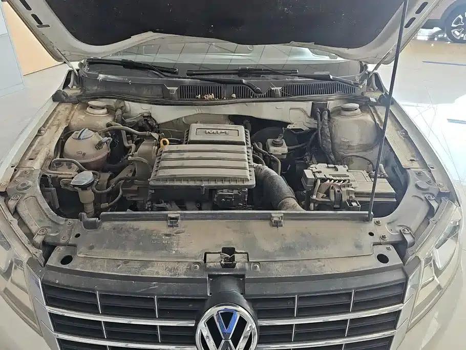 2013 Volkswagen Lavida Classic Facelift 1.6L Manual Comfort Edition — миниатюра 9