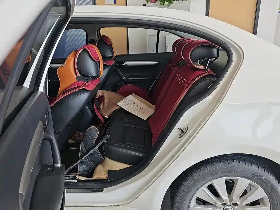 2013 Volkswagen Lavida Classic Facelift 1.6L Manual Comfort Edition — миниатюра 10