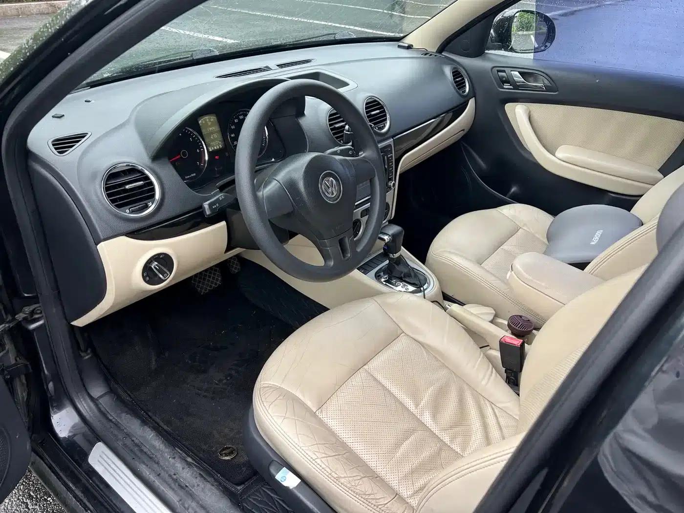 2011 Volkswagen Lavida 1.6L Automatic Elegant Edition — миниатюра 8