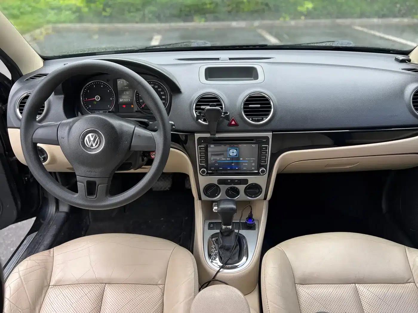 2011 Volkswagen Lavida 1.6L Automatic Elegant Edition — миниатюра 9