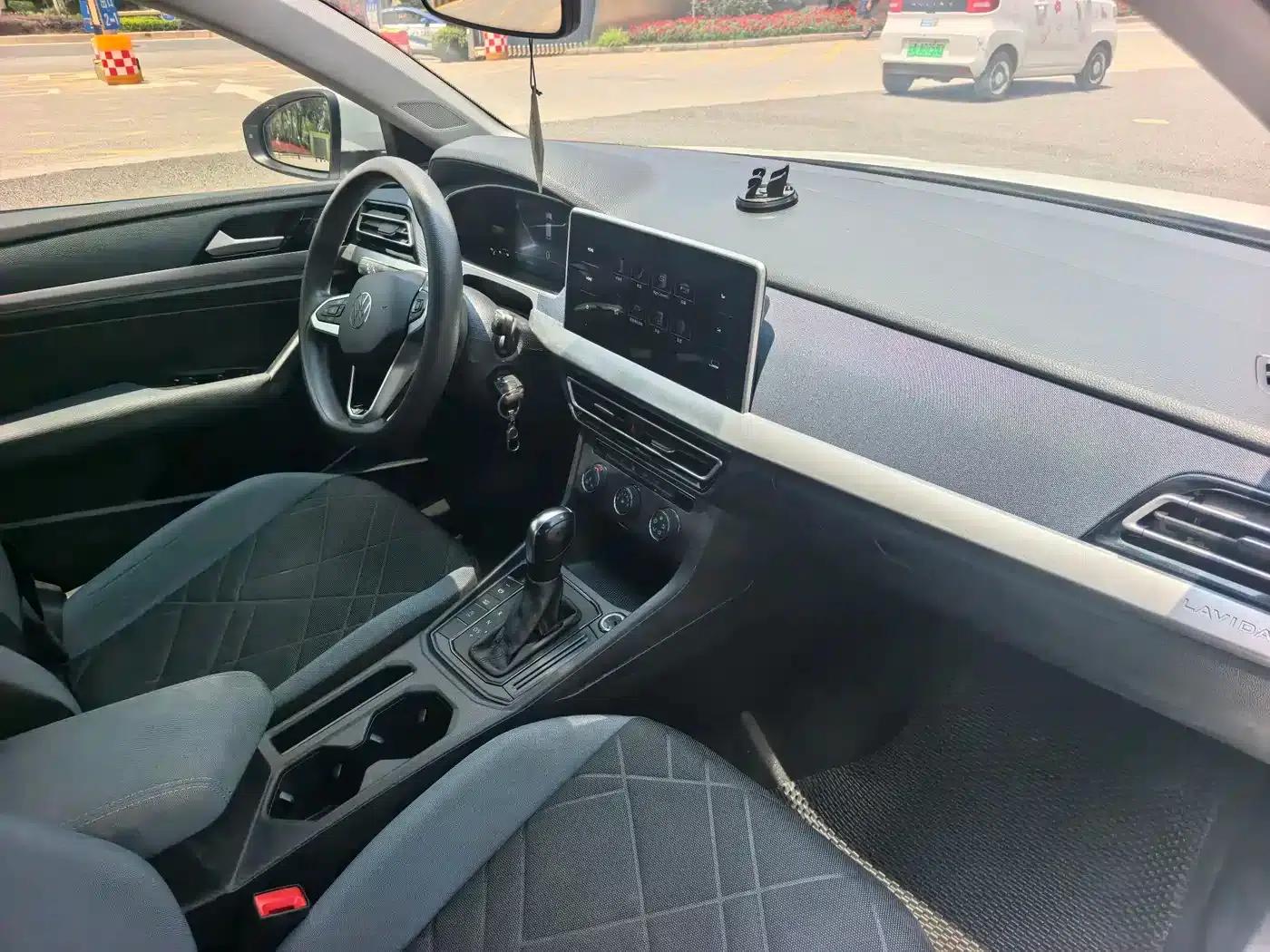 2023 Volkswagen Lavida 1.5L Automatic Comfort Edition — миниатюра 12