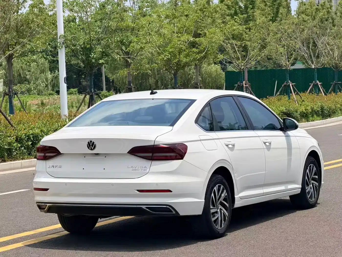 2022 Volkswagen Lavida 280TSI DSG Comfort Edition — миниатюра 16