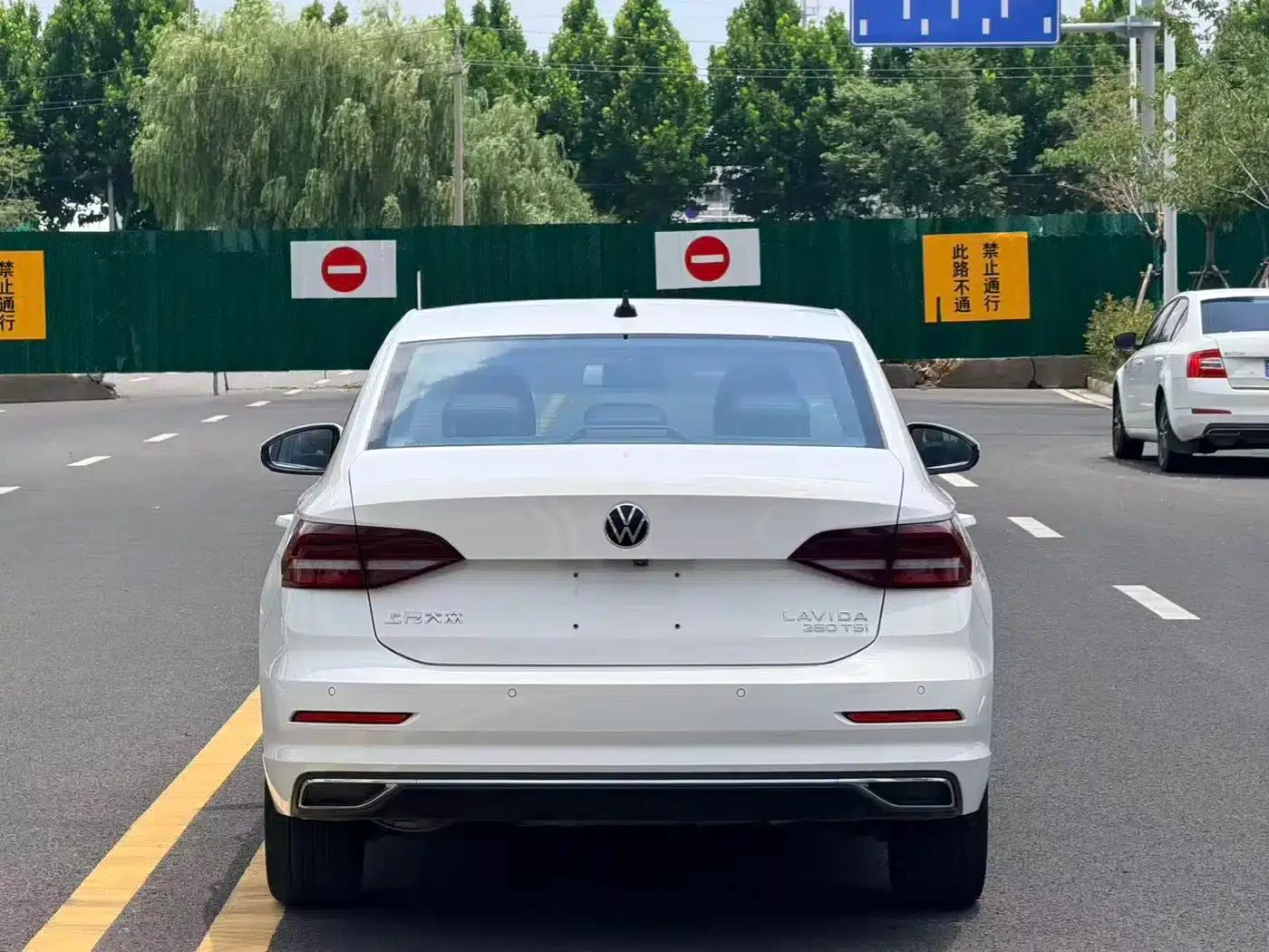 2022 Volkswagen Lavida 280TSI DSG Comfort Edition — миниатюра 17