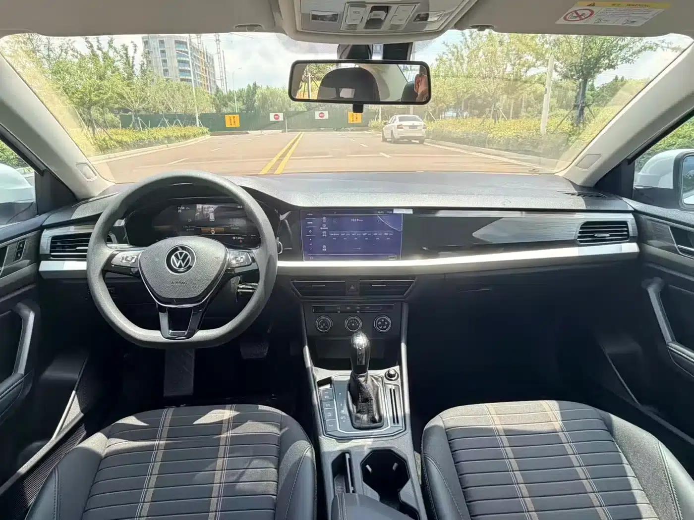 2022 Volkswagen Lavida 280TSI DSG Comfort Edition — миниатюра 5