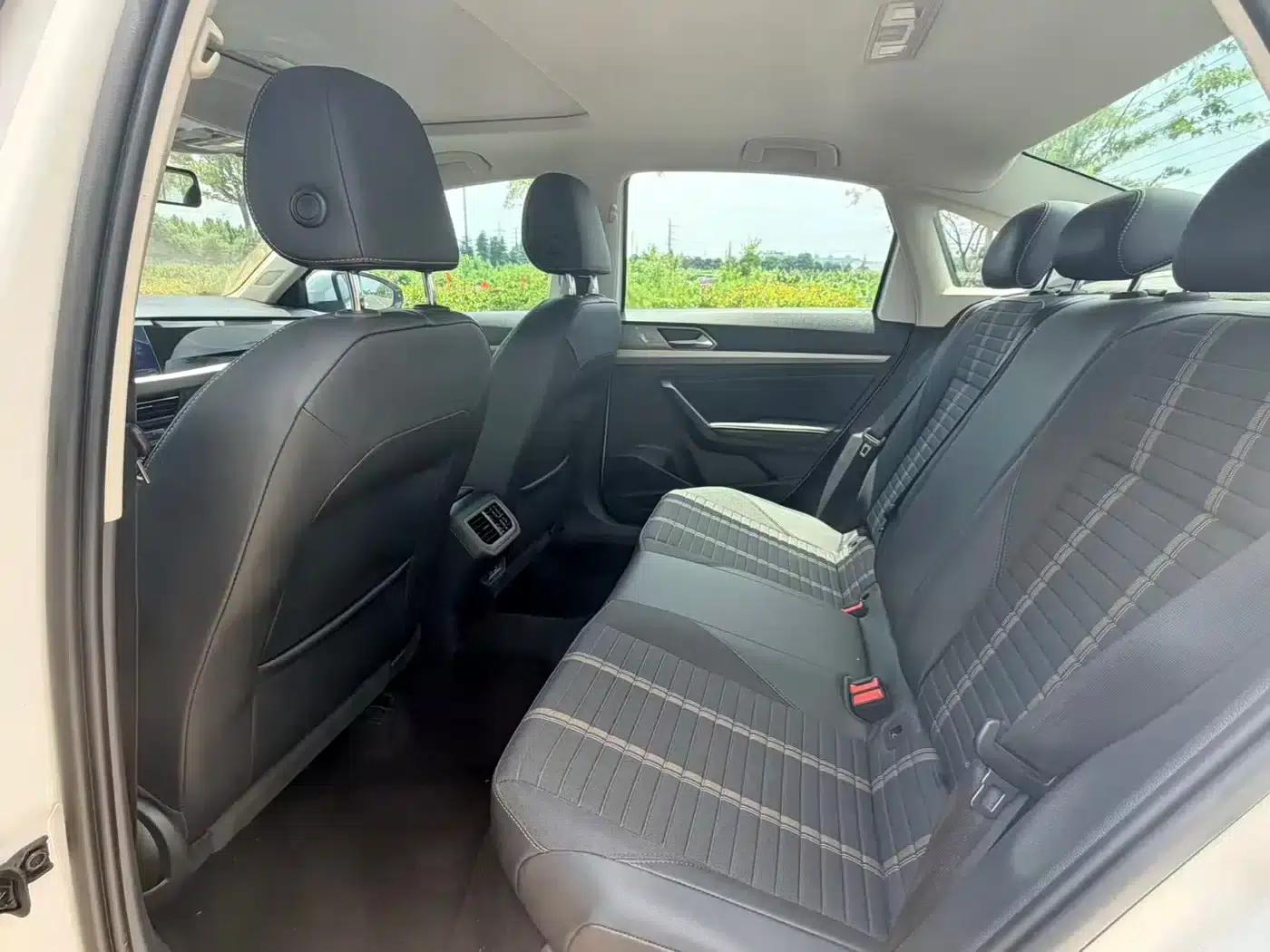 2022 Volkswagen Lavida 280TSI DSG Comfort Edition — миниатюра 6