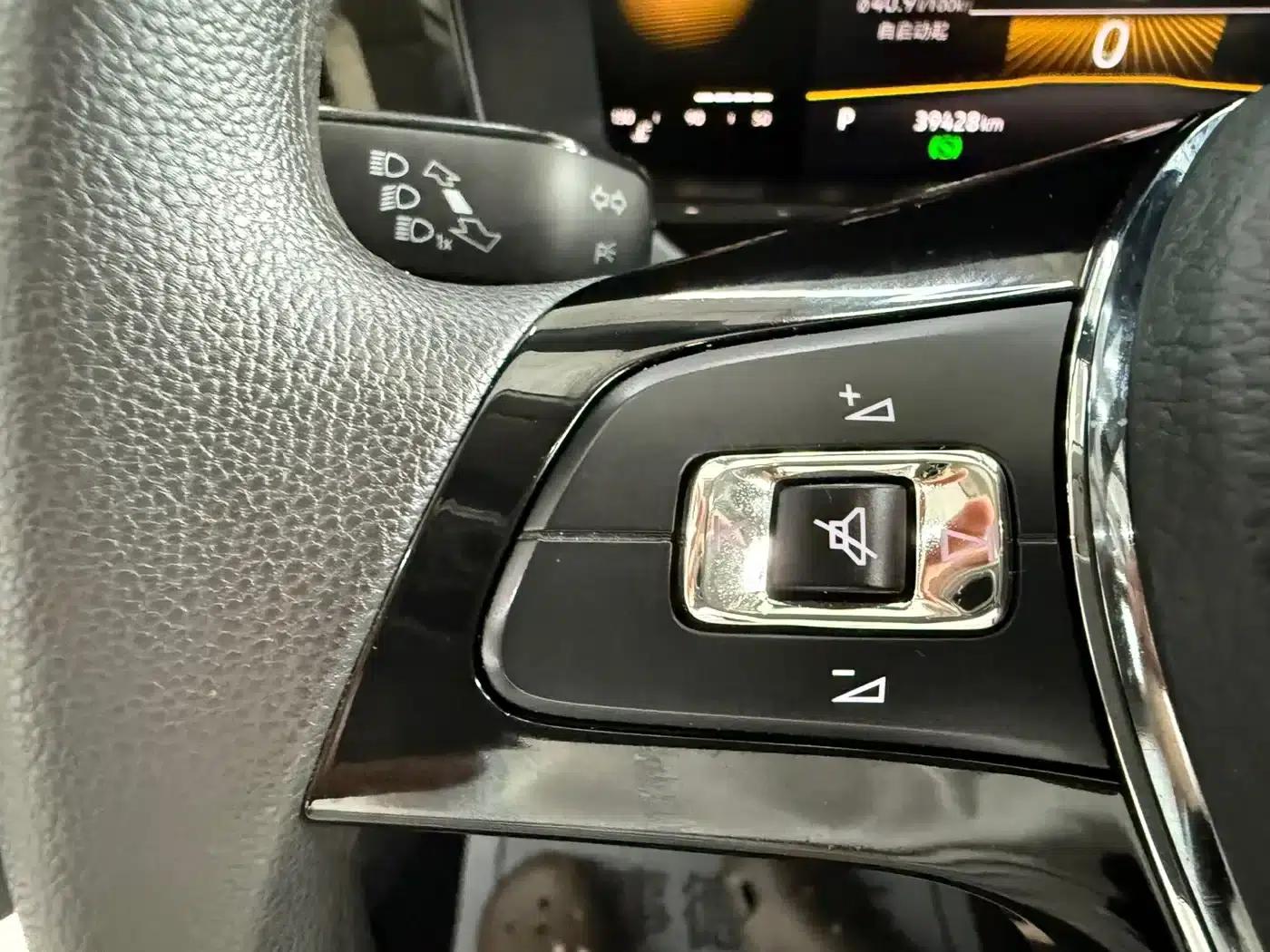 2022 Volkswagen Lavida 280TSI DSG Comfort Edition — миниатюра 13