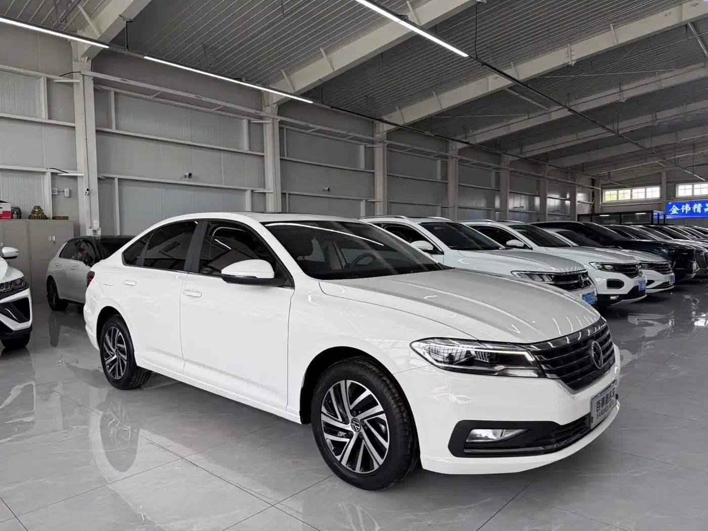 2022 Volkswagen Lavida 280TSI DSG Comfort Edition — миниатюра 3