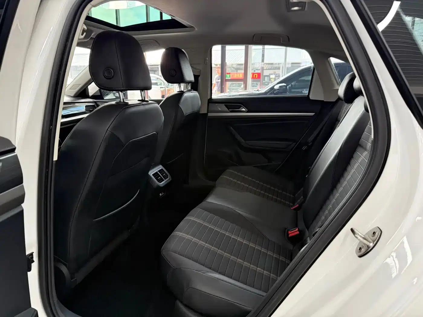 2022 Volkswagen Lavida 280TSI DSG Comfort Edition — миниатюра 6