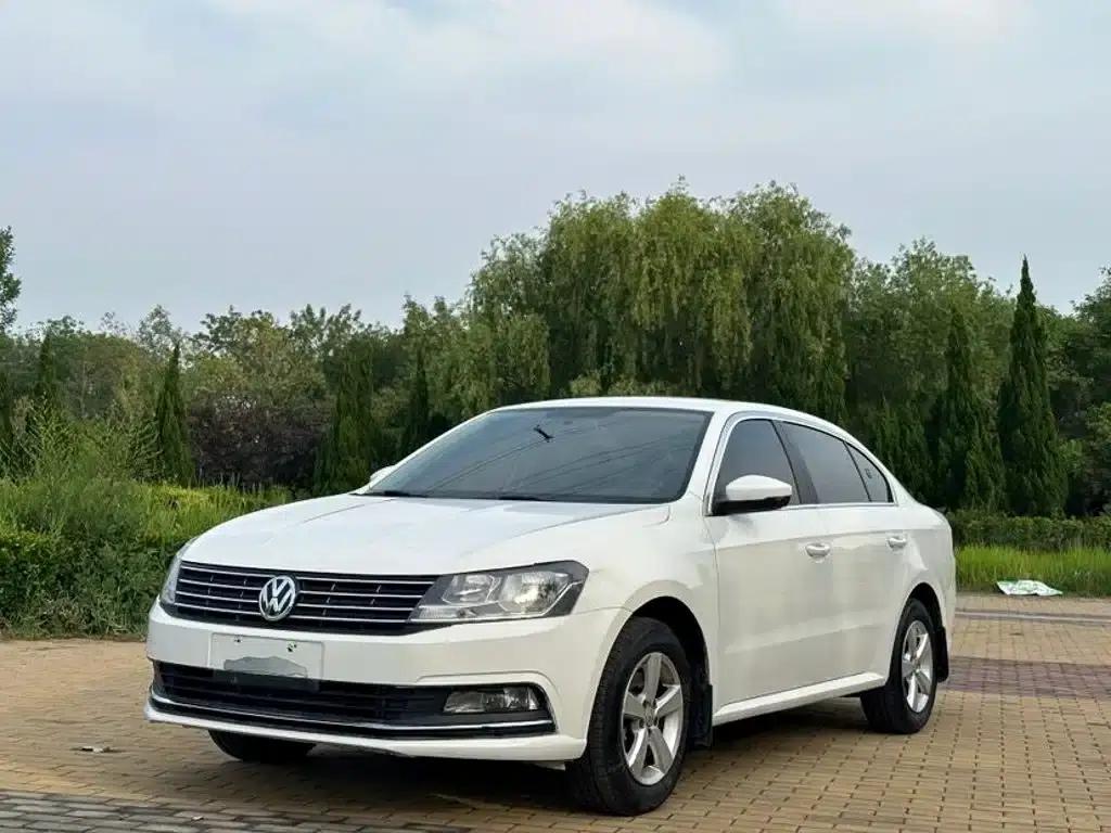 2015 Volkswagen Lavida 1.6L Manual Fashion Edition — миниатюра 1