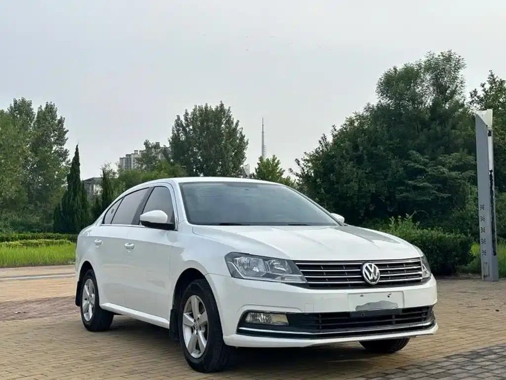 2015 Volkswagen Lavida 1.6L Manual Fashion Edition — миниатюра 3