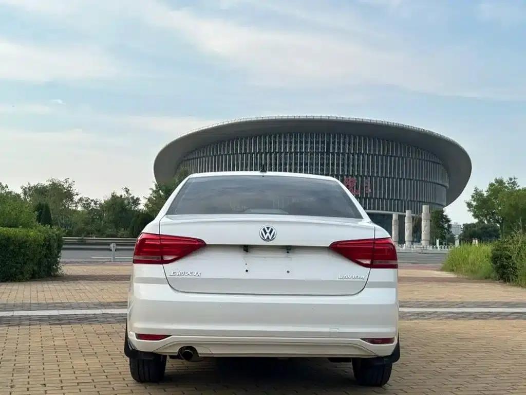 2015 Volkswagen Lavida 1.6L Manual Fashion Edition — миниатюра 5