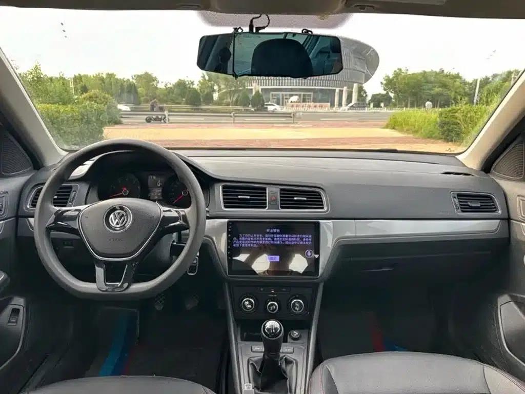 2015 Volkswagen Lavida 1.6L Manual Fashion Edition — миниатюра 9
