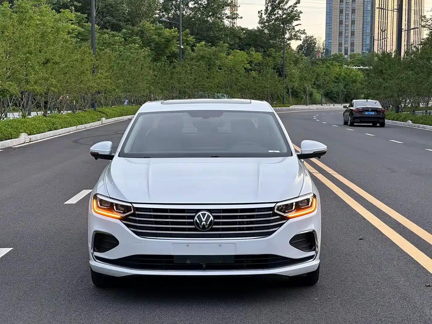 2023 Volkswagen Lavida 1.5L Automatic Five Million Edition — миниатюра 2