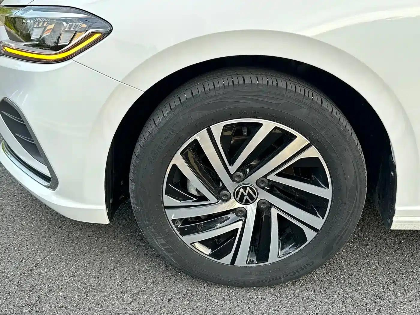 2023 Volkswagen Lavida 1.5L Automatic Five Million Edition — миниатюра 12