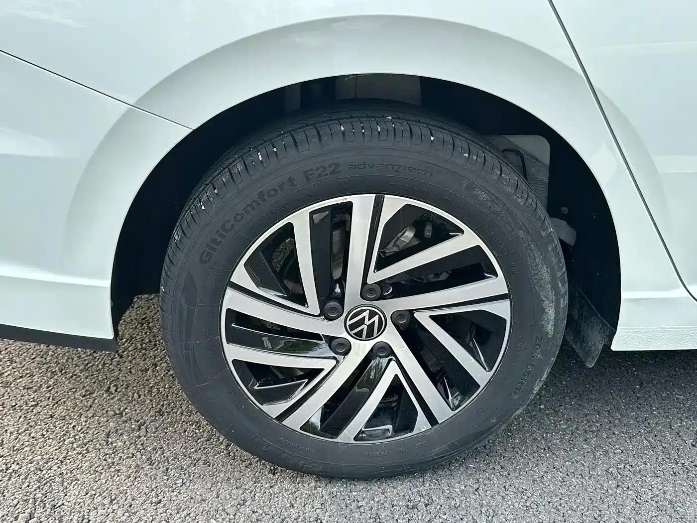 2023 Volkswagen Lavida 1.5L Automatic Five Million Edition — миниатюра 14