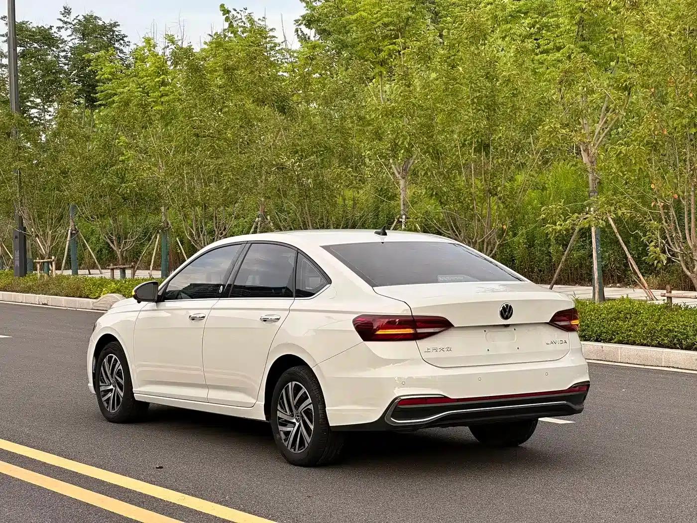2023 Volkswagen Lavida 1.5L Automatic Five Million Edition — миниатюра 16