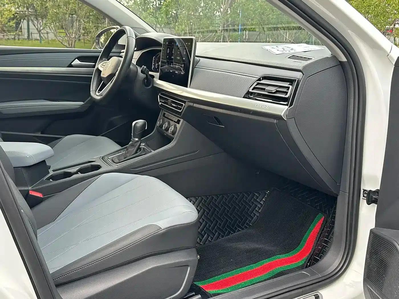 2023 Volkswagen Lavida 1.5L Automatic Five Million Edition — миниатюра 9