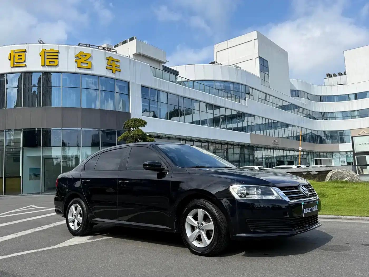 2013 Volkswagen Lavida Classic Facelift 1.6L Automatic Fashion Edition — миниатюра 3