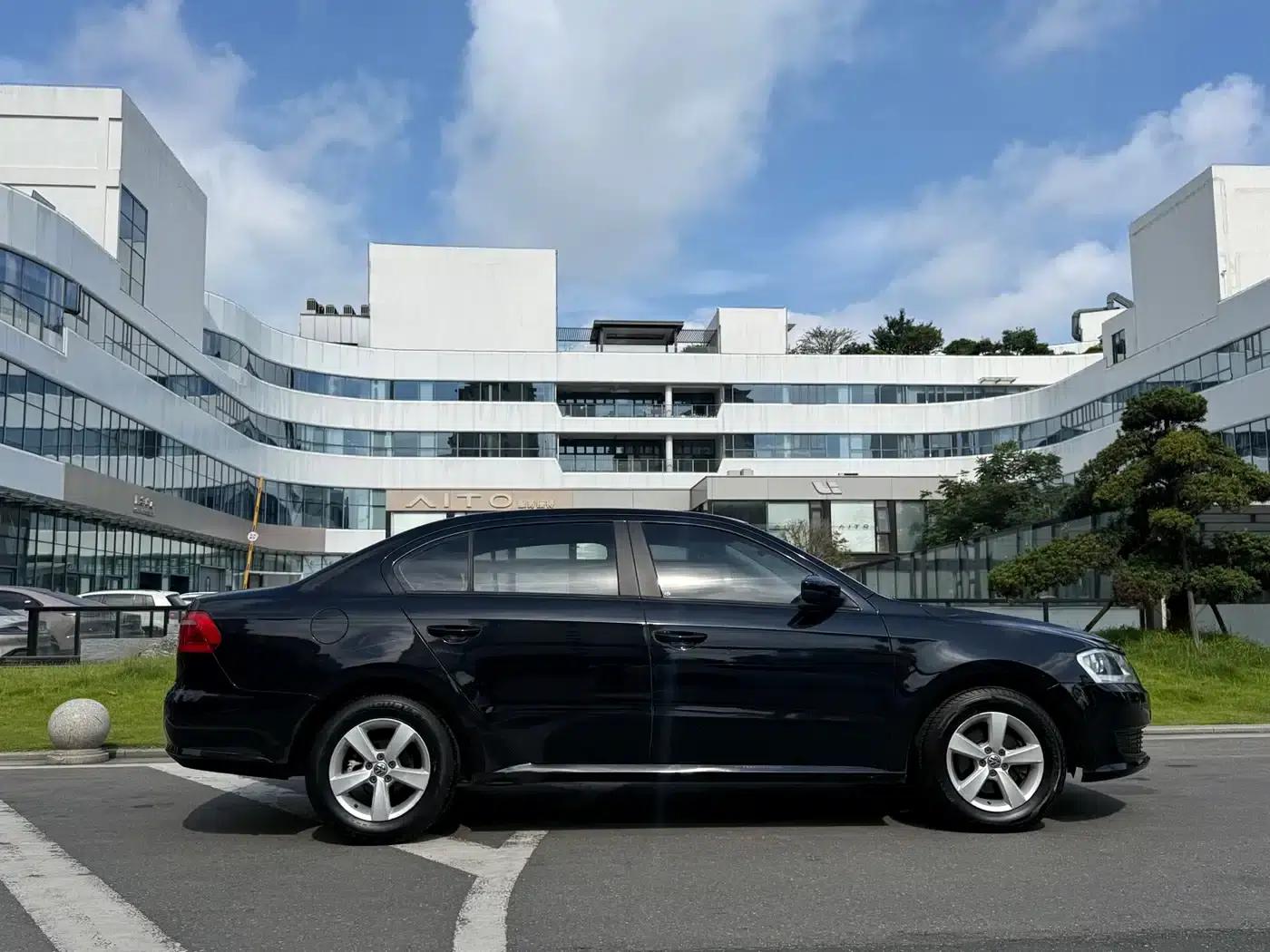2013 Volkswagen Lavida Classic Facelift 1.6L Automatic Fashion Edition — миниатюра 7