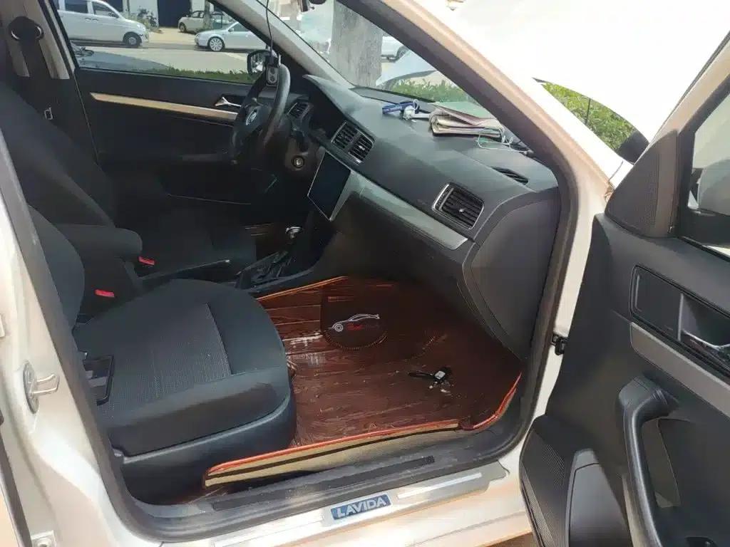 2017 Volkswagen Lavida 1.6L Automatic Fashion Edition — миниатюра 22