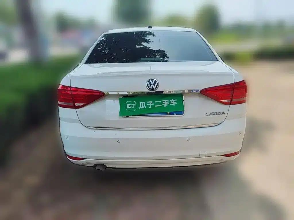 2017 Volkswagen Lavida 1.6L Automatic Fashion Edition — миниатюра 4