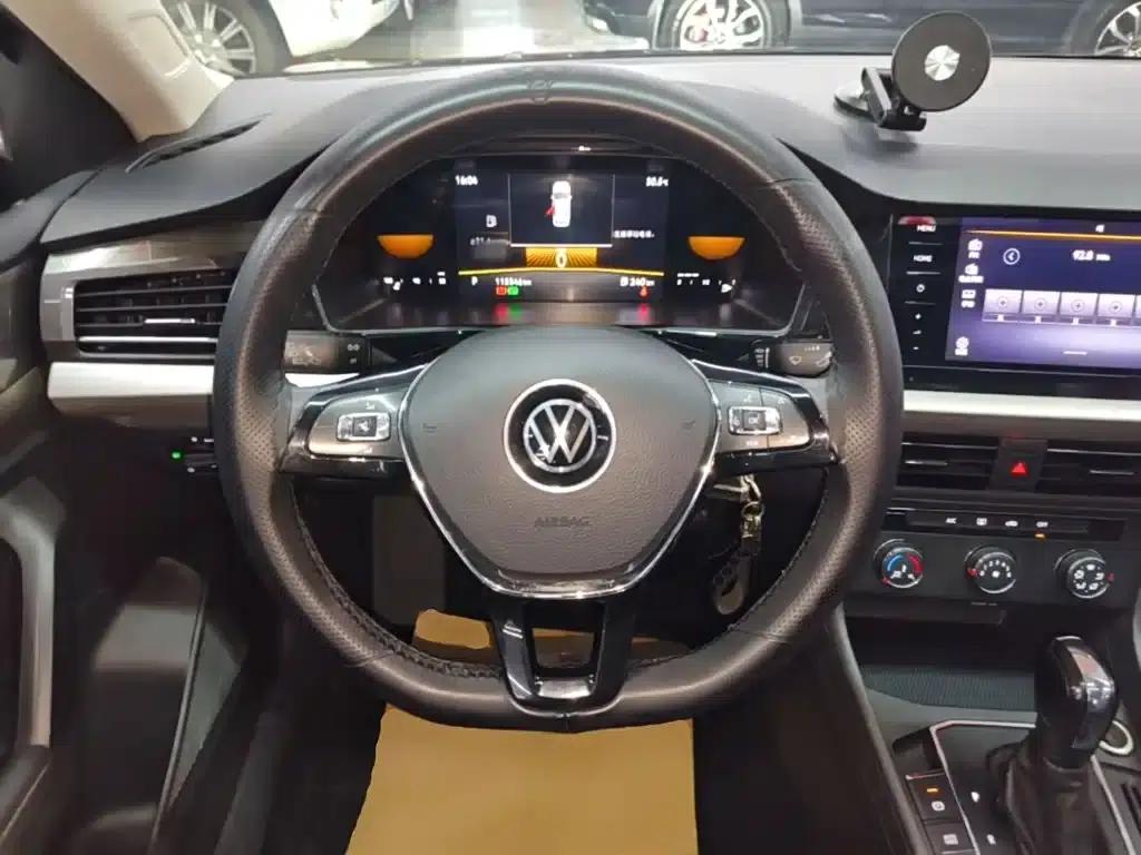 2022 Volkswagen Lavida 1.5L Automatic Comfort Edition — миниатюра 11