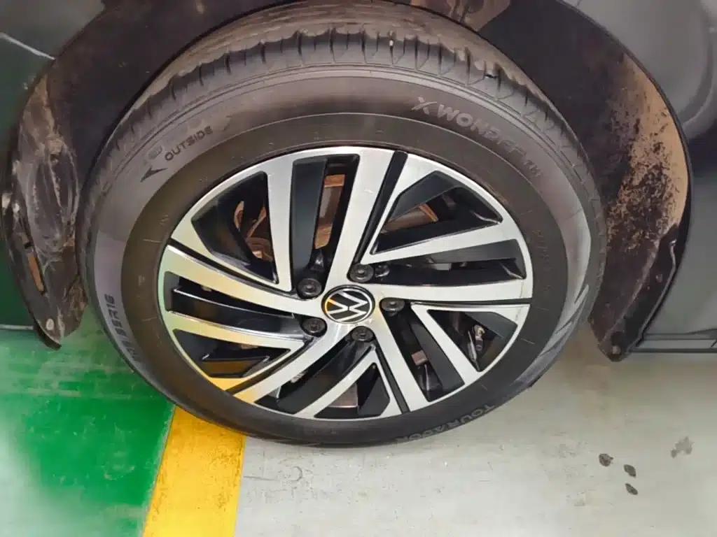 2022 Volkswagen Lavida 1.5L Automatic Comfort Edition — миниатюра 23